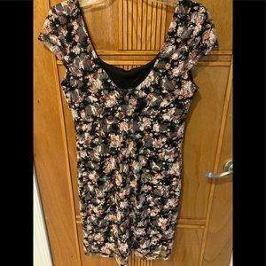 Women  Short Size L Lace dress .Fully lined Used -Like New